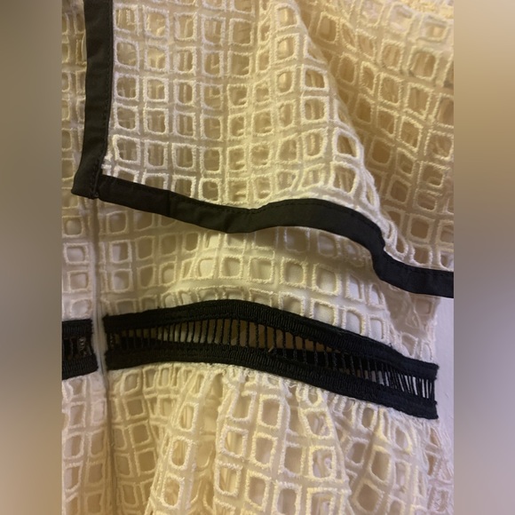 Self-Portrait Cream &Black Guipure Lace Sleeveless Midi Dress - Picture 8 of 16